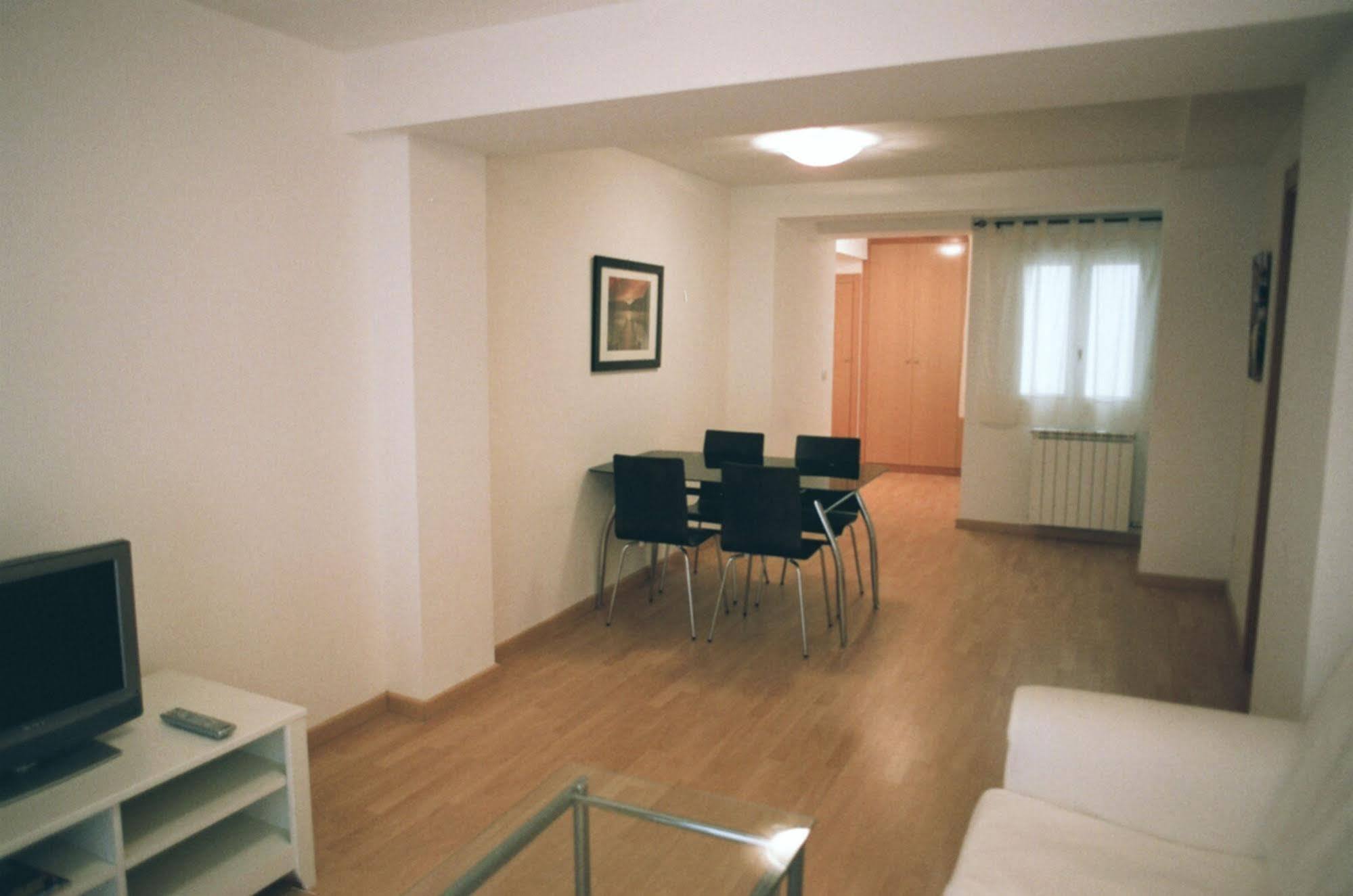 Apartamentos Auhabitat Zaragoza, Edificio De Apartamentos Turisticos Exterior photo